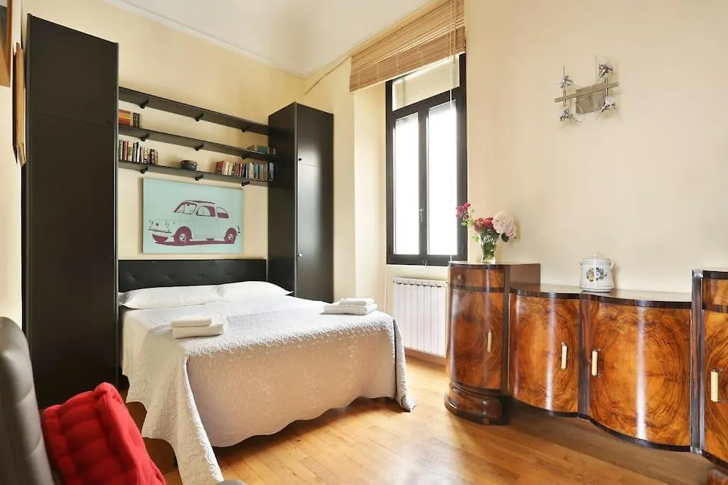 Small Studio, Donatello, Next To The Duomo Of Florencja